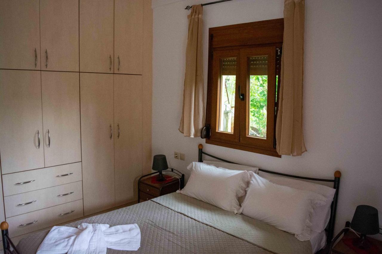 Efi'S Guest House Áyios Dhimítrios Buitenkant foto