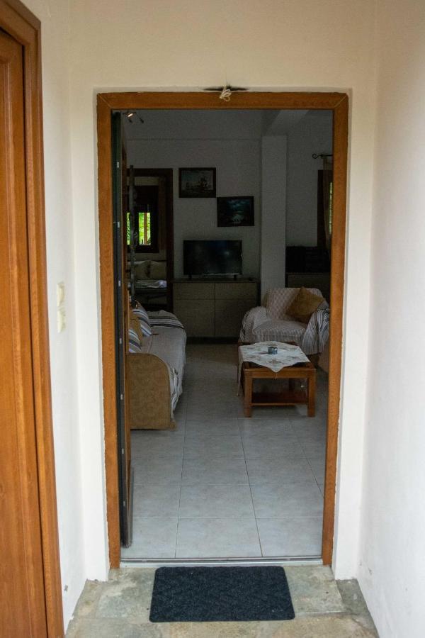 Efi'S Guest House Áyios Dhimítrios Buitenkant foto
