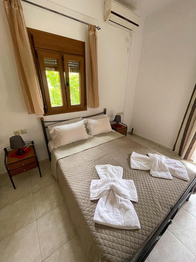 Efi'S Guest House Áyios Dhimítrios Buitenkant foto